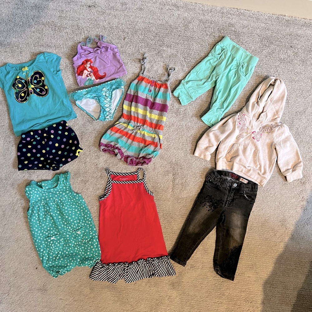 2t Bundle of Girls clothes including a Baby Gap item and Splendid brand.